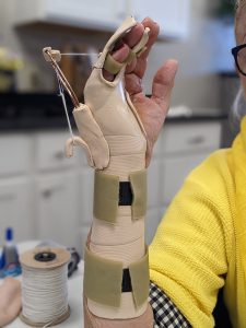 کاردرمانی تخصصی دست شریعتی