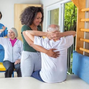 کاردرمانی سکته مغزی در پیروزی